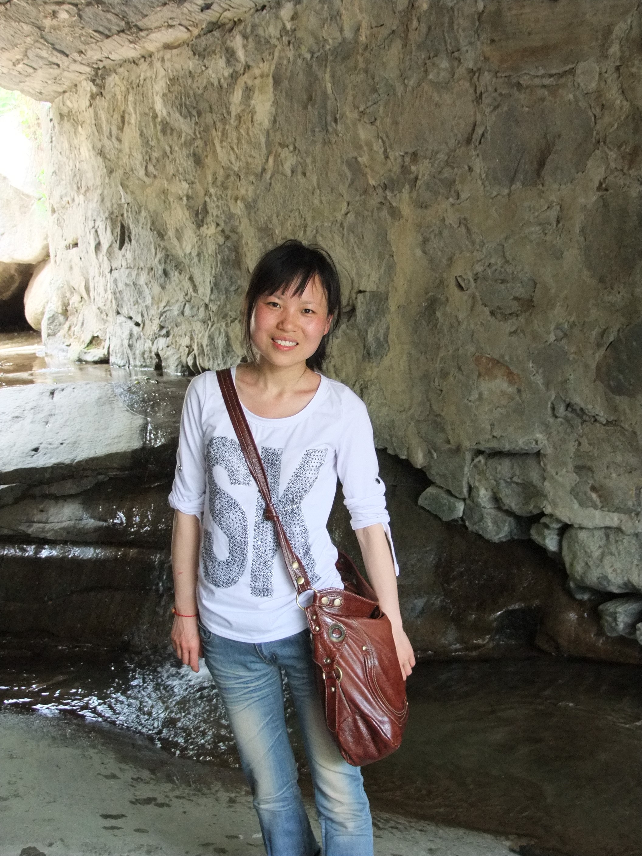 杨莉.jpg 杨莉.jpg