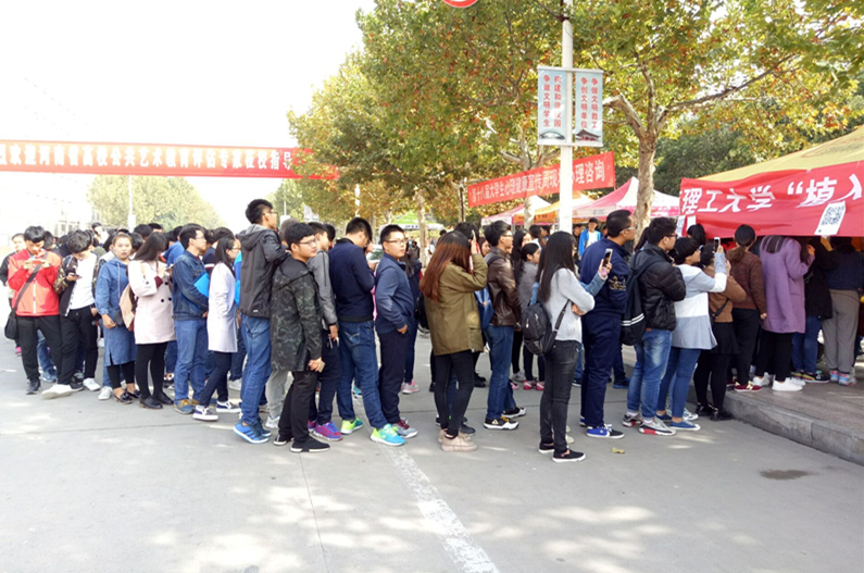 领养现场_副本.jpg 领养现场_副本.jpg