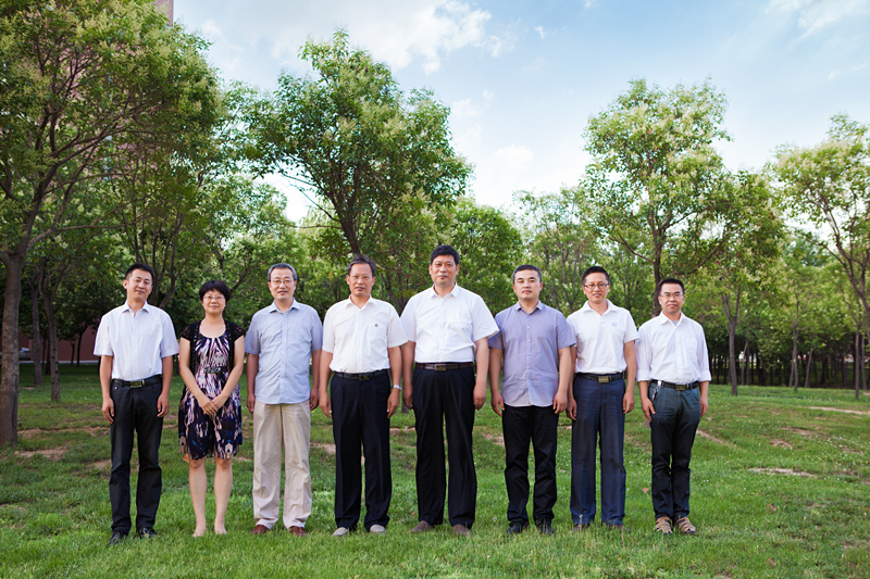 党委合影.jpg 党委合影.jpg